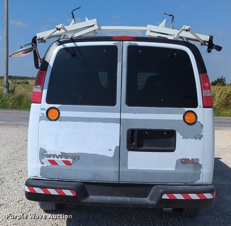 image for item MX9378 2007 GMC Savana G2500  van