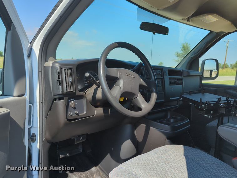 image for item MX9378 2007 GMC Savana G2500  van