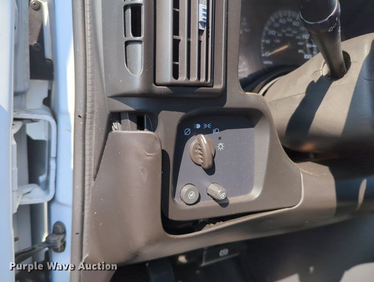 image for item MX9378 2007 GMC Savana G2500  van