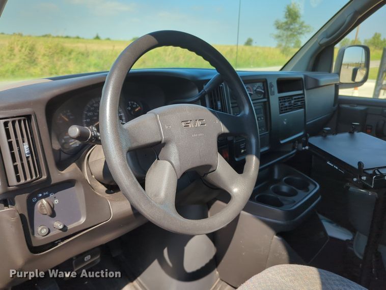 image for item MX9378 2007 GMC Savana G2500  van