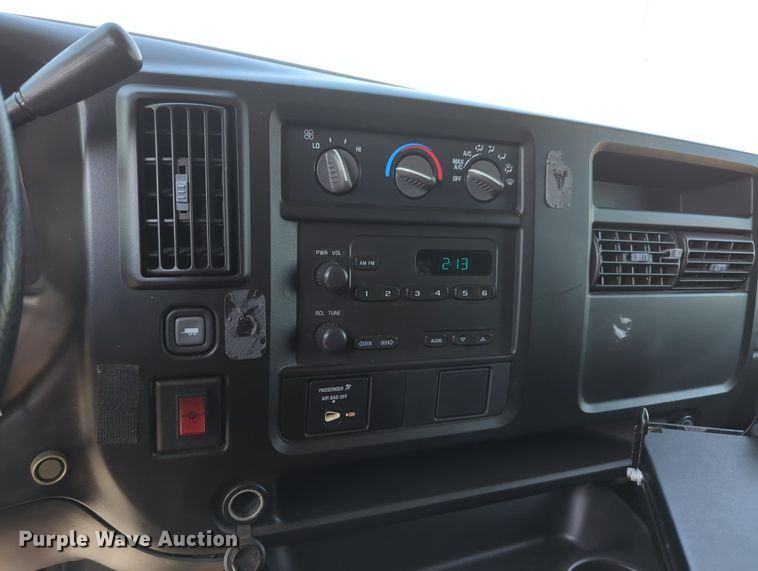 image for item MX9378 2007 GMC Savana G2500  van