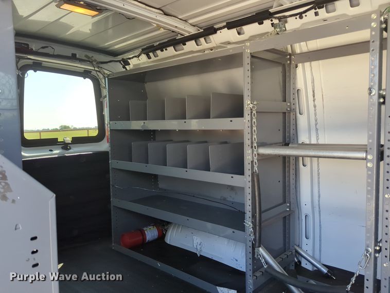 image for item MX9378 2007 GMC Savana G2500  van