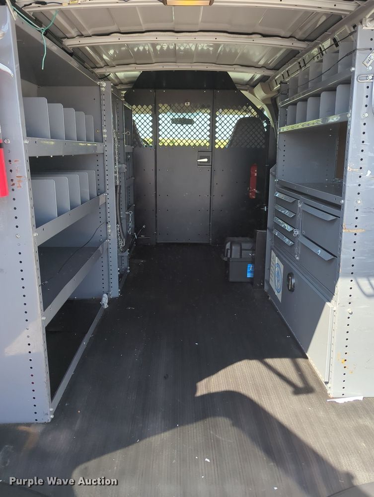 image for item MX9378 2007 GMC Savana G2500  van