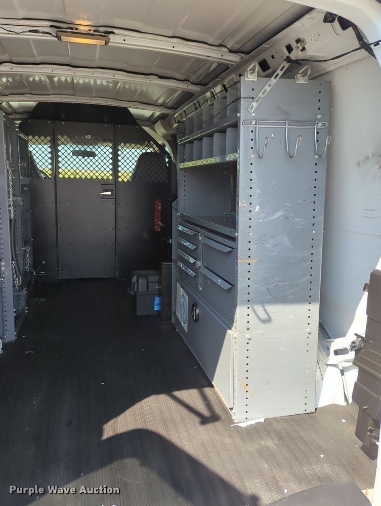 image for item MX9378 2007 GMC Savana G2500  van