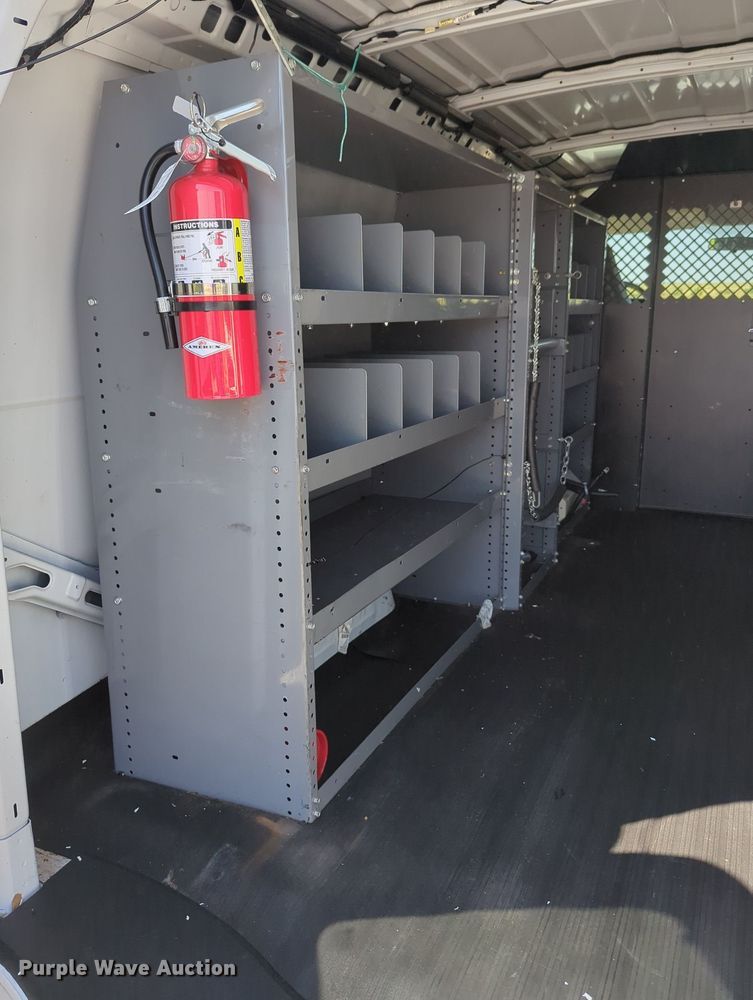 image for item MX9378 2007 GMC Savana G2500  van