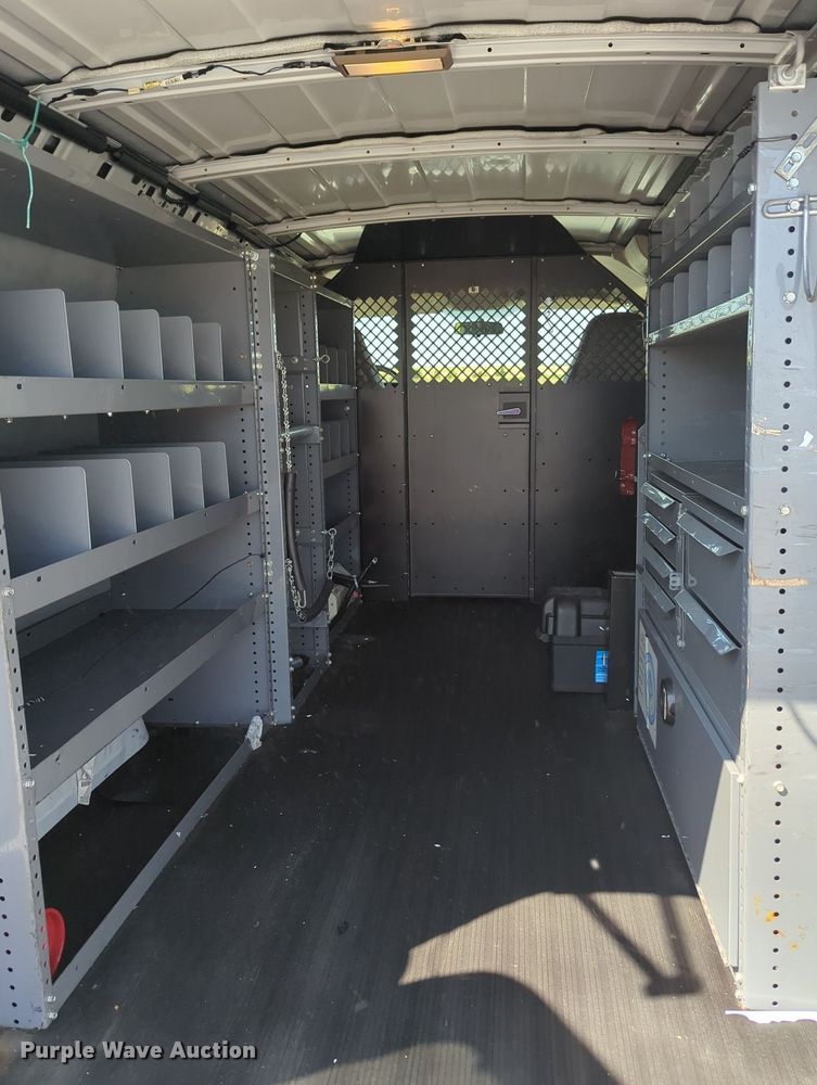 image for item MX9378 2007 GMC Savana G2500  van