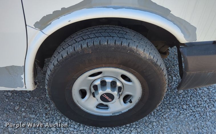 image for item MX9378 2007 GMC Savana G2500  van