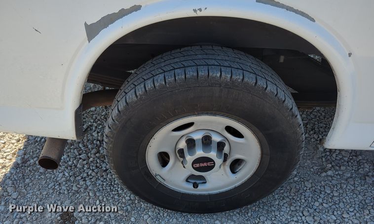 image for item MX9378 2007 GMC Savana G2500  van