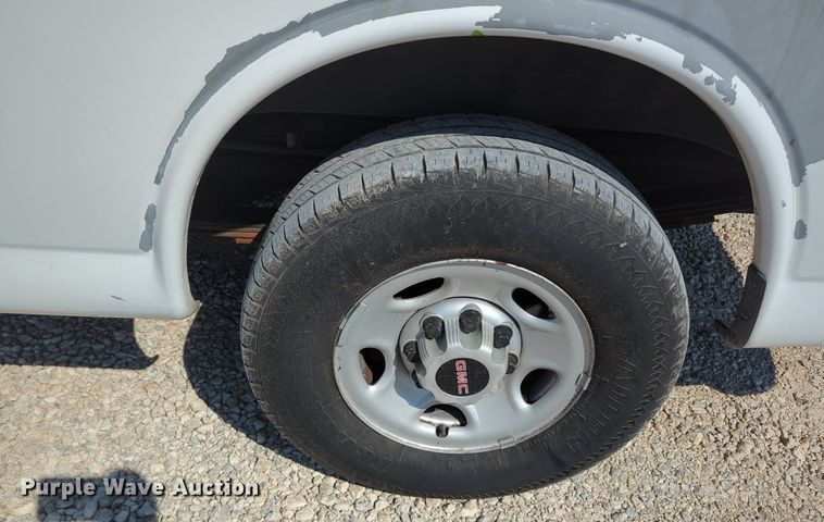 image for item MX9378 2007 GMC Savana G2500  van