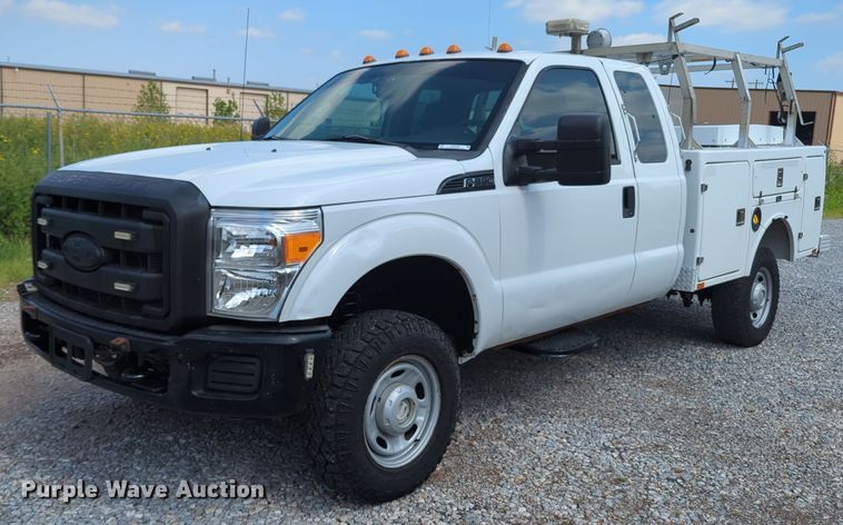 image for item MX9383 2011 Ford F350 Super Duty  SuperCab utility bed pickup truck