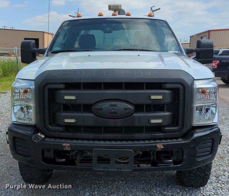 image for item MX9383 2011 Ford F350 Super Duty  SuperCab utility bed pickup truck