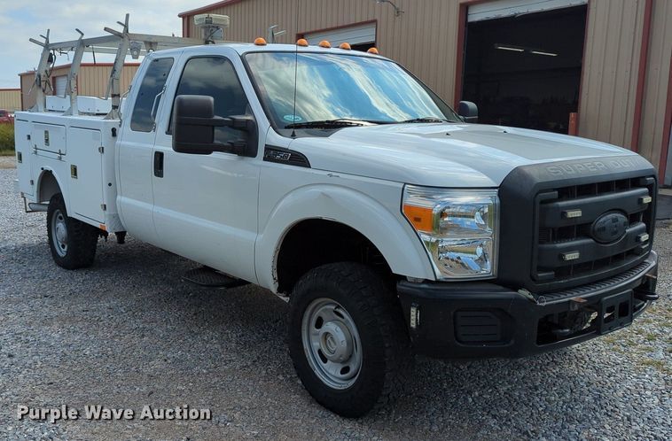 image for item MX9383 2011 Ford F350 Super Duty  SuperCab utility bed pickup truck