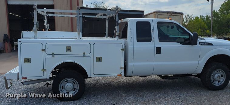 image for item MX9383 2011 Ford F350 Super Duty  SuperCab utility bed pickup truck