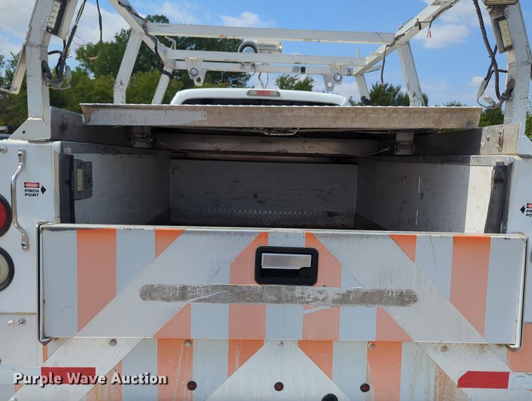 image for item MX9383 2011 Ford F350 Super Duty  SuperCab utility bed pickup truck