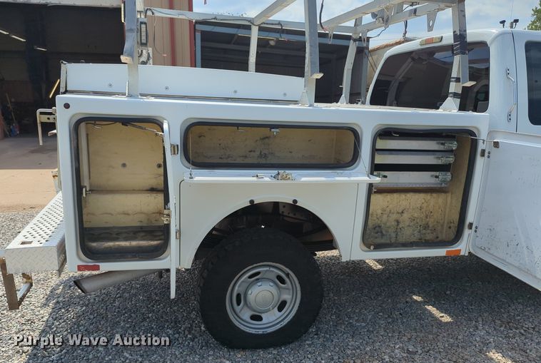 image for item MX9383 2011 Ford F350 Super Duty  SuperCab utility bed pickup truck