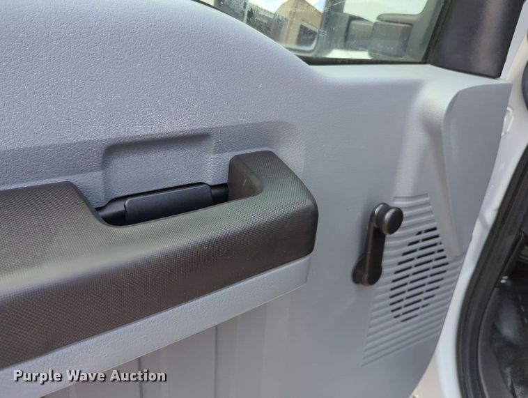 image for item MX9383 2011 Ford F350 Super Duty  SuperCab utility bed pickup truck