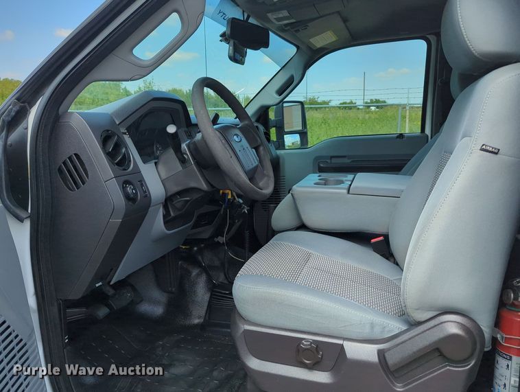 image for item MX9383 2011 Ford F350 Super Duty  SuperCab utility bed pickup truck