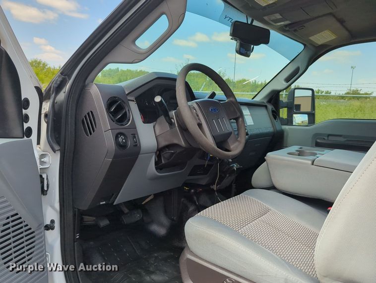 image for item MX9383 2011 Ford F350 Super Duty  SuperCab utility bed pickup truck