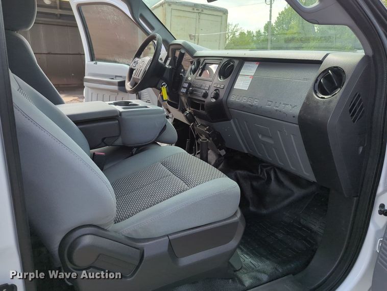 image for item MX9383 2011 Ford F350 Super Duty  SuperCab utility bed pickup truck