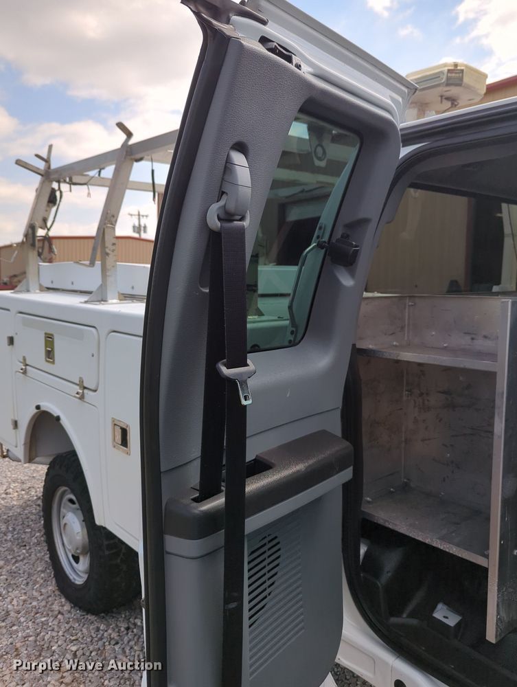 image for item MX9383 2011 Ford F350 Super Duty  SuperCab utility bed pickup truck