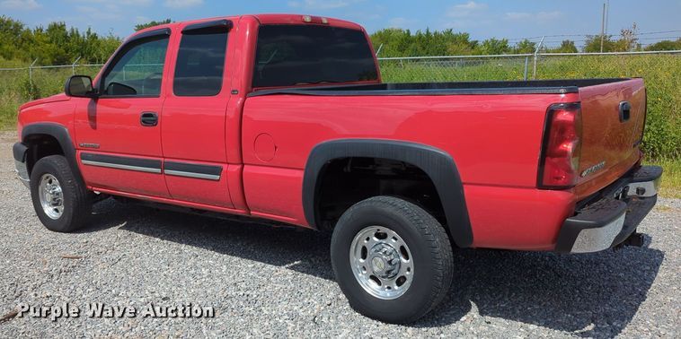 image for item MX9384 2005 Chevrolet Silverado 2500HD  Ext. Cab pickup truck