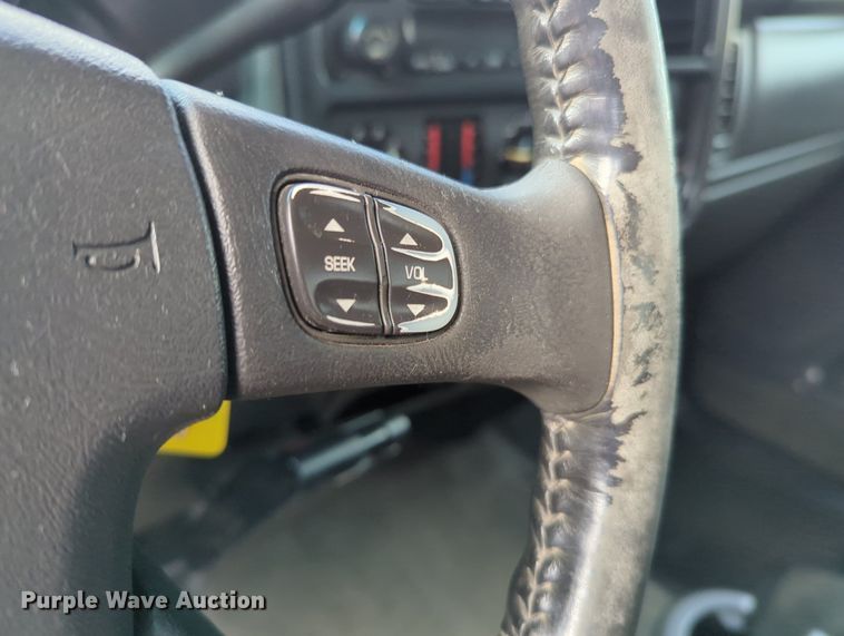 image for item MX9384 2005 Chevrolet Silverado 2500HD  Ext. Cab pickup truck