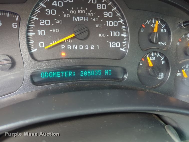 image for item MX9384 2005 Chevrolet Silverado 2500HD  Ext. Cab pickup truck