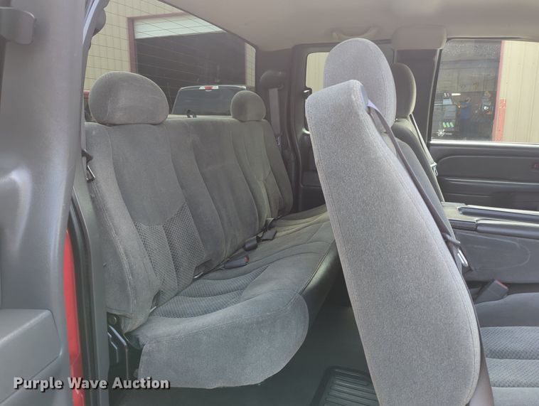 image for item MX9384 2005 Chevrolet Silverado 2500HD  Ext. Cab pickup truck