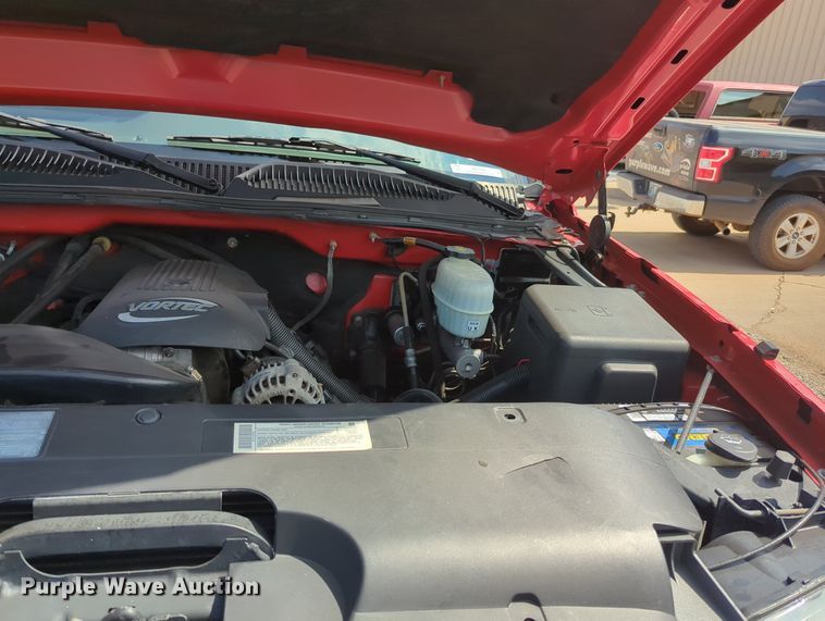 image for item MX9384 2005 Chevrolet Silverado 2500HD  Ext. Cab pickup truck