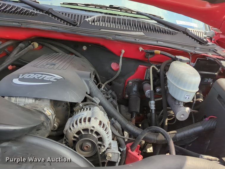 image for item MX9384 2005 Chevrolet Silverado 2500HD  Ext. Cab pickup truck