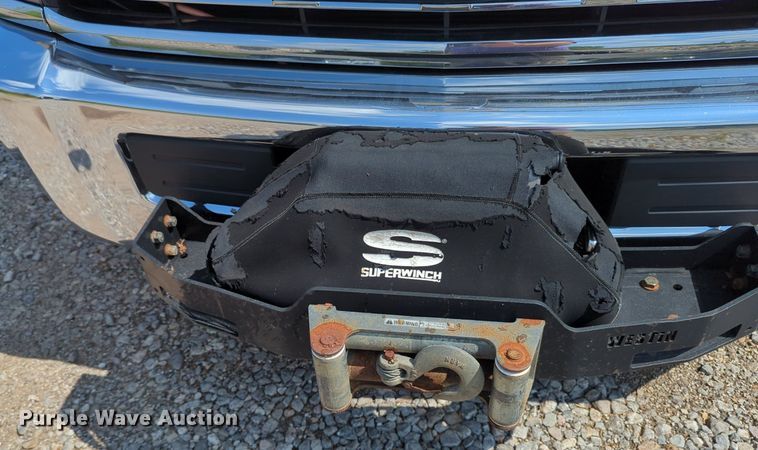 image for item MX9385 2015 Chevrolet Silverado 2500HD  Crew Cab pickup truck