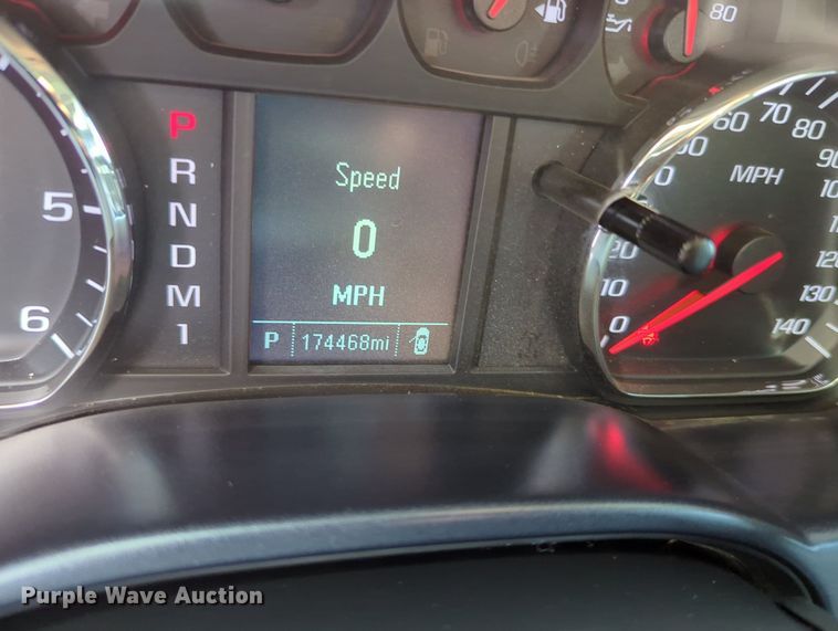 image for item MX9385 2015 Chevrolet Silverado 2500HD  Crew Cab pickup truck