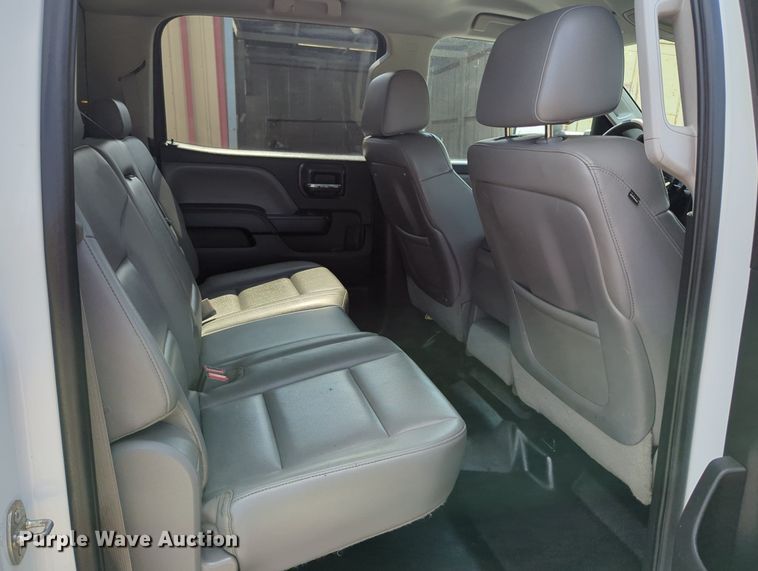 image for item MX9385 2015 Chevrolet Silverado 2500HD  Crew Cab pickup truck