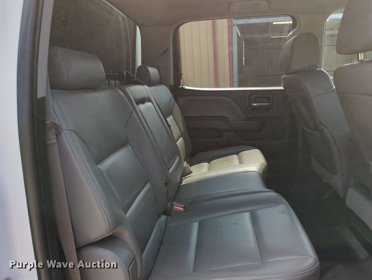 image for item MX9385 2015 Chevrolet Silverado 2500HD  Crew Cab pickup truck