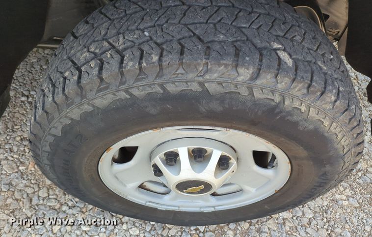 image for item MX9385 2015 Chevrolet Silverado 2500HD  Crew Cab pickup truck