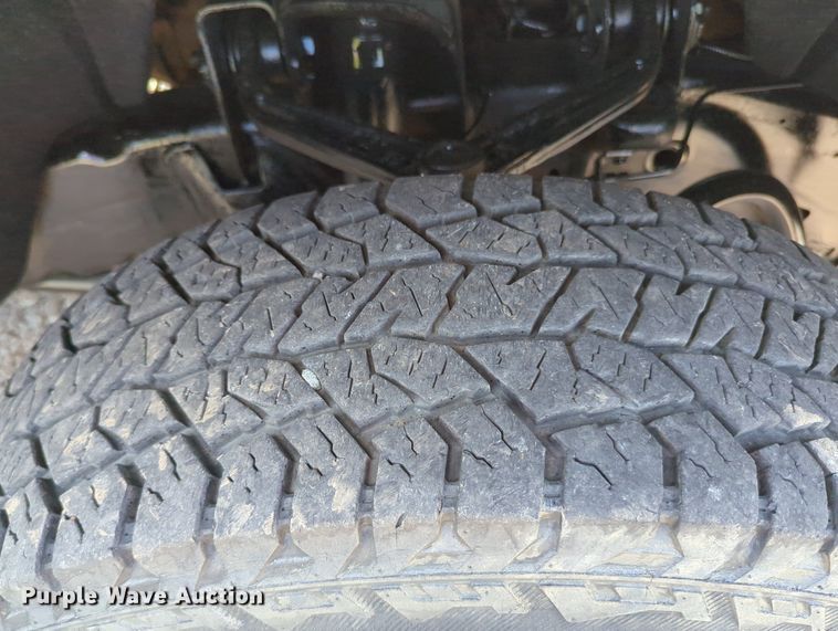 image for item MX9385 2015 Chevrolet Silverado 2500HD  Crew Cab pickup truck