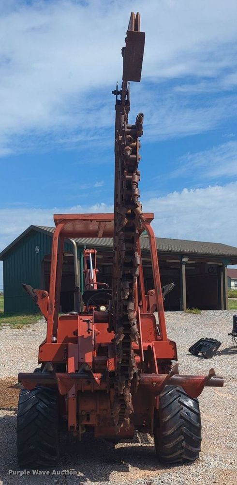 image for item MX9400 1989 Ditch Witch 4010  trencher