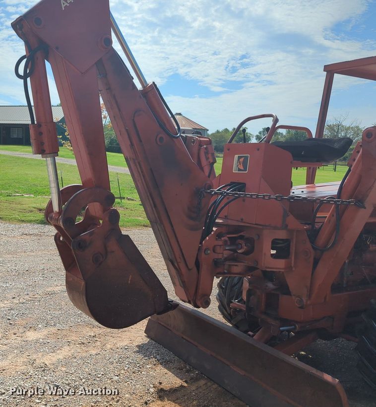 image for item MX9400 1989 Ditch Witch 4010  trencher
