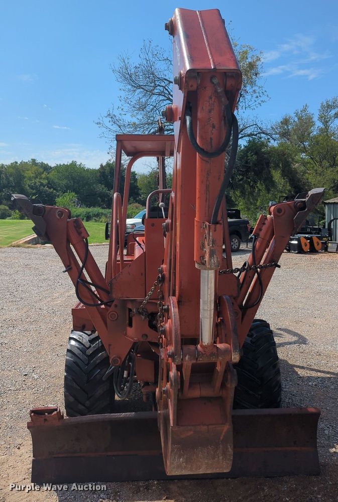 image for item MX9400 1989 Ditch Witch 4010  trencher