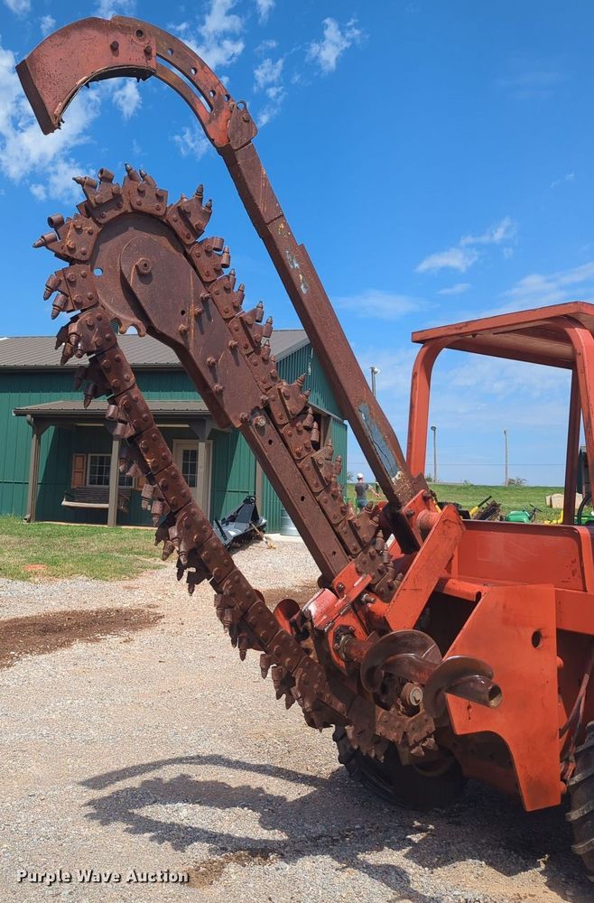 image for item MX9400 1989 Ditch Witch 4010  trencher