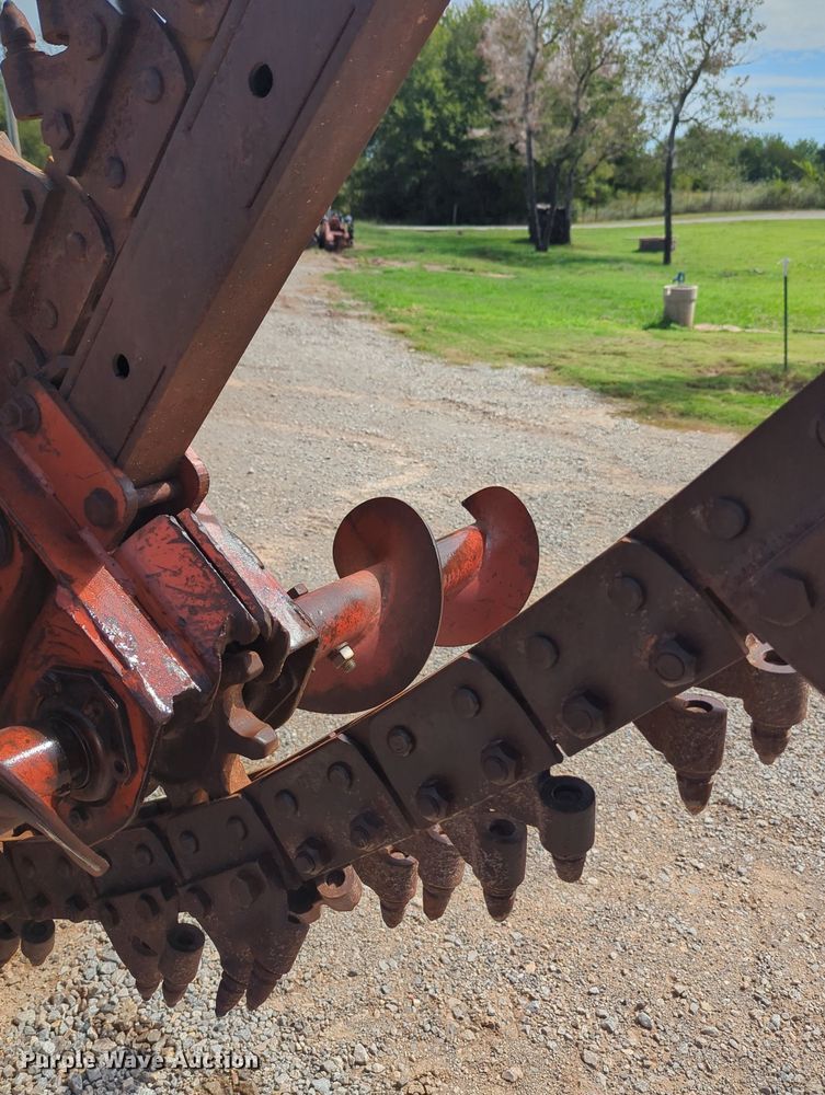 image for item MX9400 1989 Ditch Witch 4010  trencher