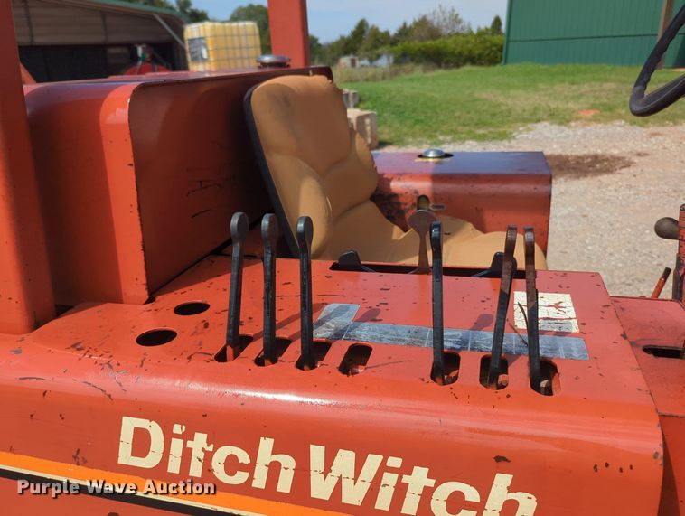 image for item MX9400 1989 Ditch Witch 4010  trencher