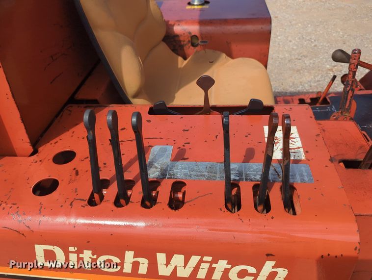 image for item MX9400 1989 Ditch Witch 4010  trencher