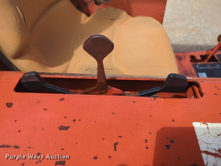 image for item MX9400 1989 Ditch Witch 4010  trencher