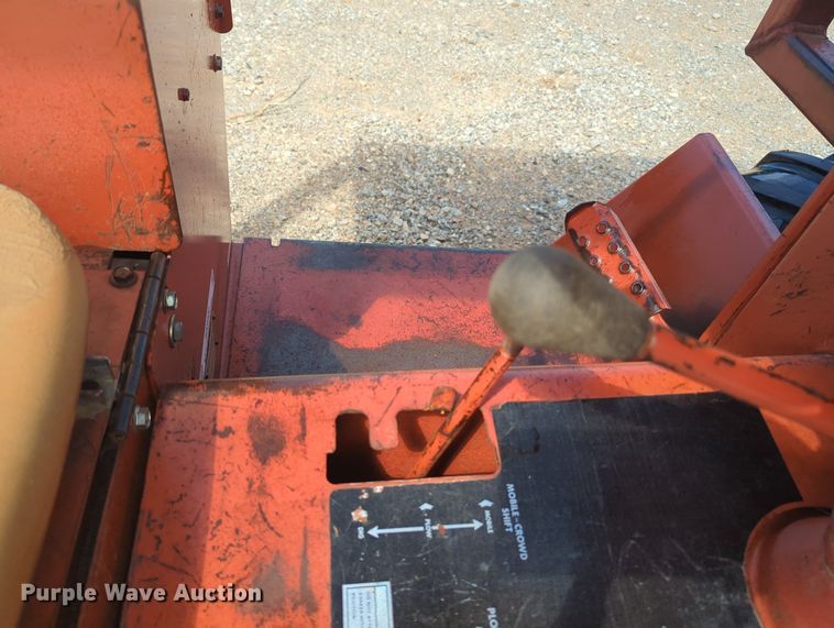 image for item MX9400 1989 Ditch Witch 4010  trencher