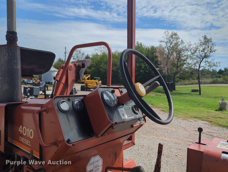 image for item MX9400 1989 Ditch Witch 4010  trencher