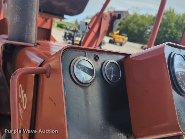 image for item MX9400 1989 Ditch Witch 4010  trencher