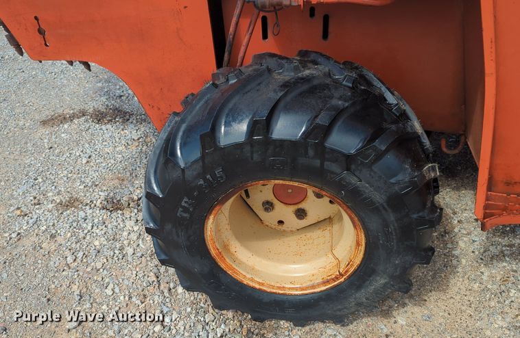 image for item MX9400 1989 Ditch Witch 4010  trencher