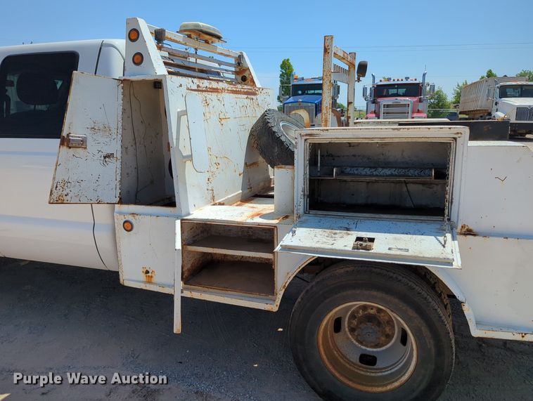 image for item MY9489 2014 Ford F350 Super Duty  Crew Cab pickup truck