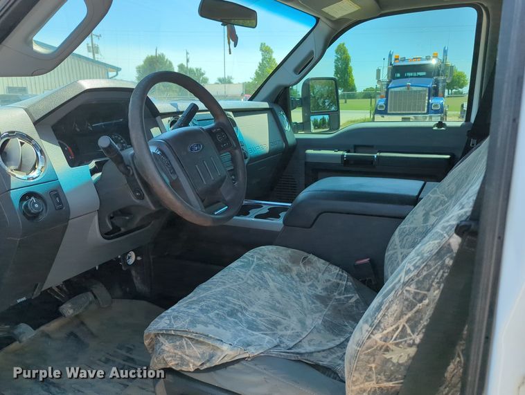 image for item MY9489 2014 Ford F350 Super Duty  Crew Cab pickup truck